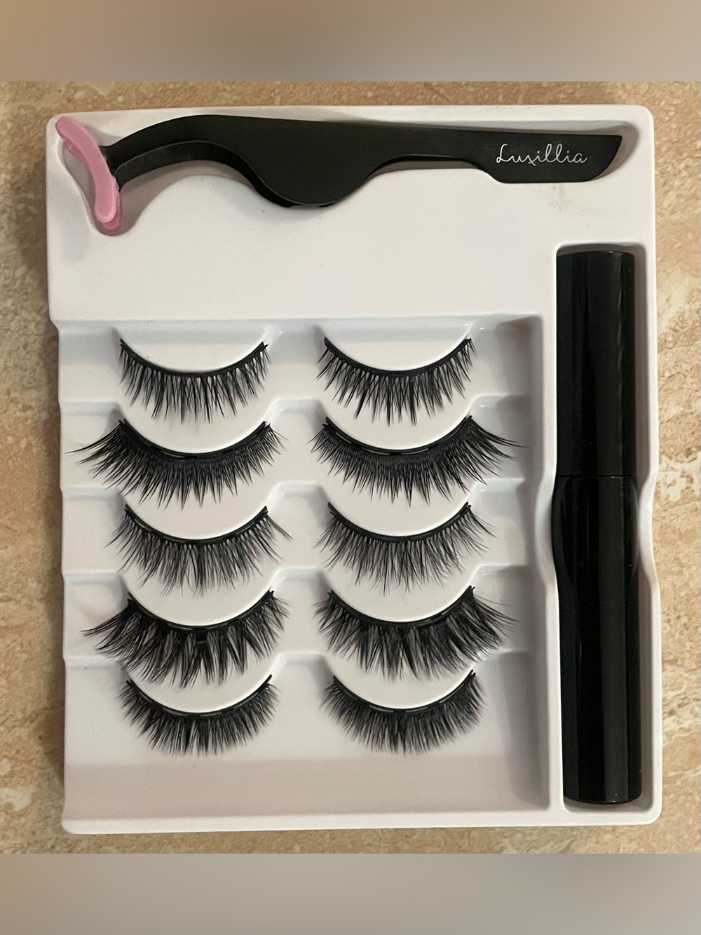 Luxillia Magnetic Eyelashes with Applicator Kit - 7 pairs reusable lashes